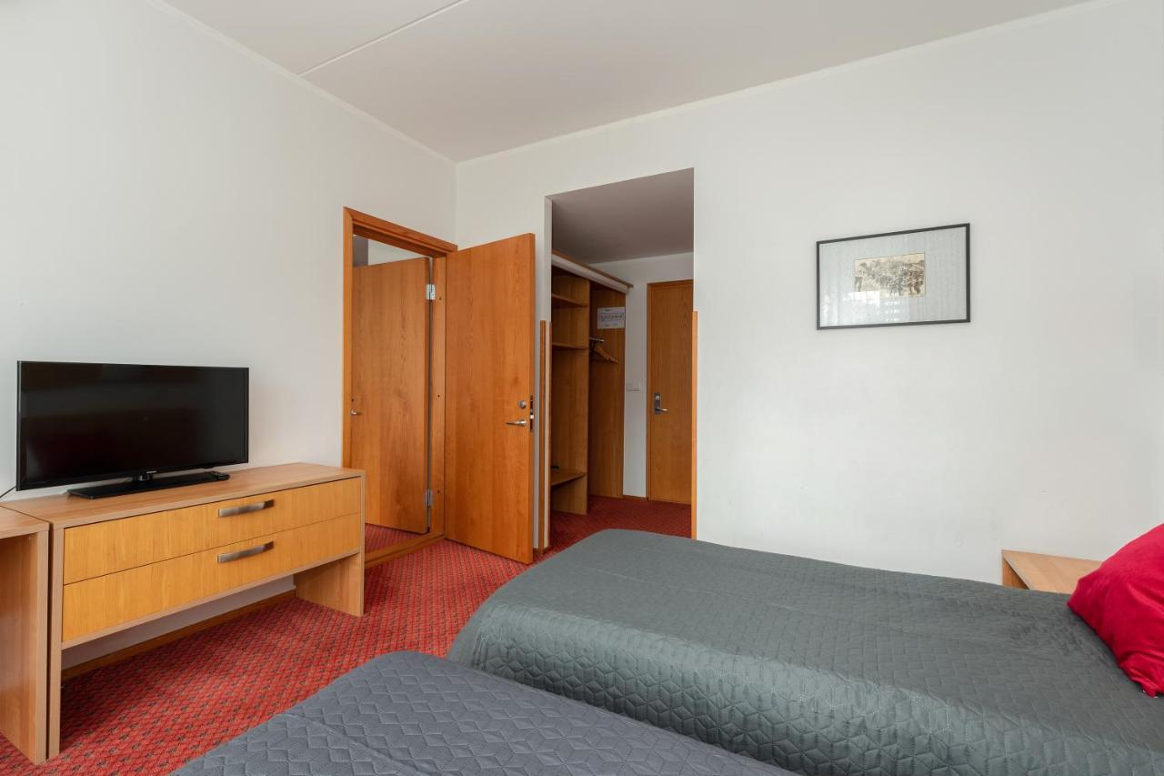 Raadimoisa Hotell Тарту Екстер'єр фото