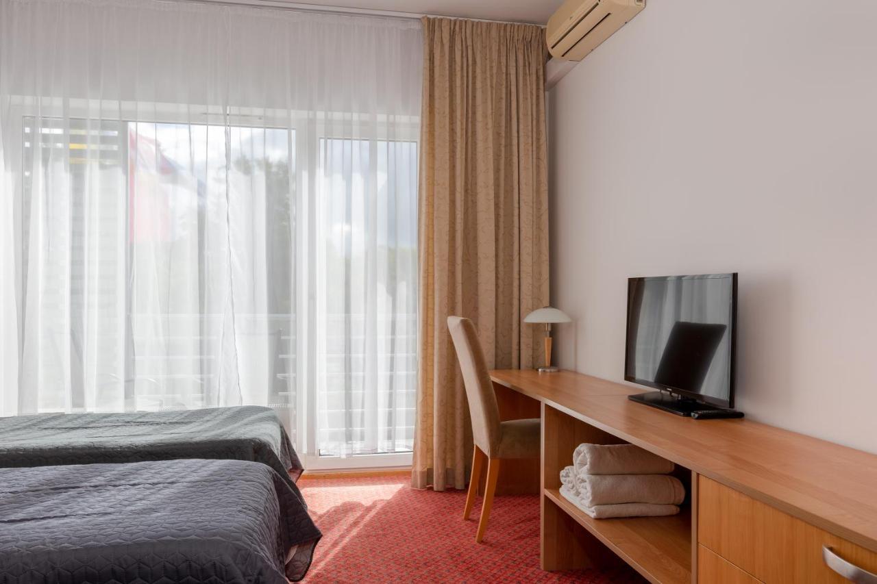 Raadimoisa Hotell Тарту Екстер'єр фото
