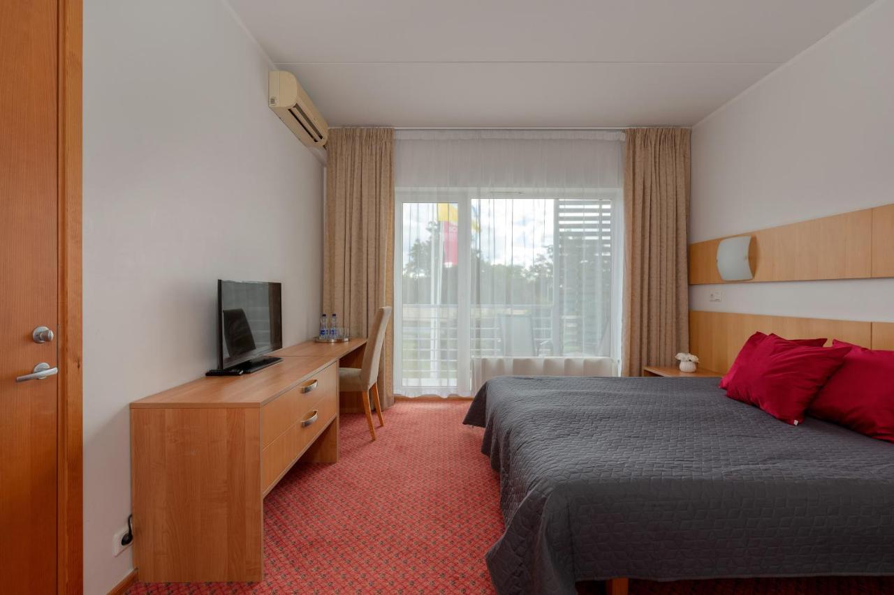 Raadimoisa Hotell Тарту Екстер'єр фото