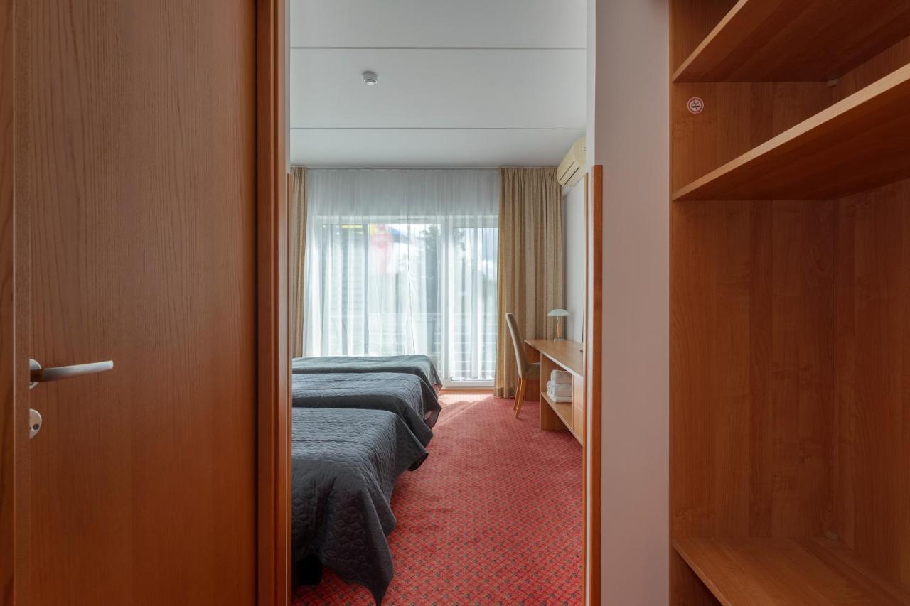 Raadimoisa Hotell Тарту Екстер'єр фото