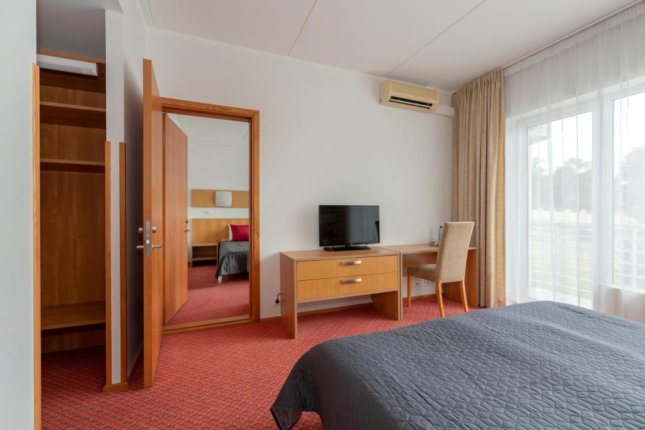 Raadimoisa Hotell Тарту Екстер'єр фото