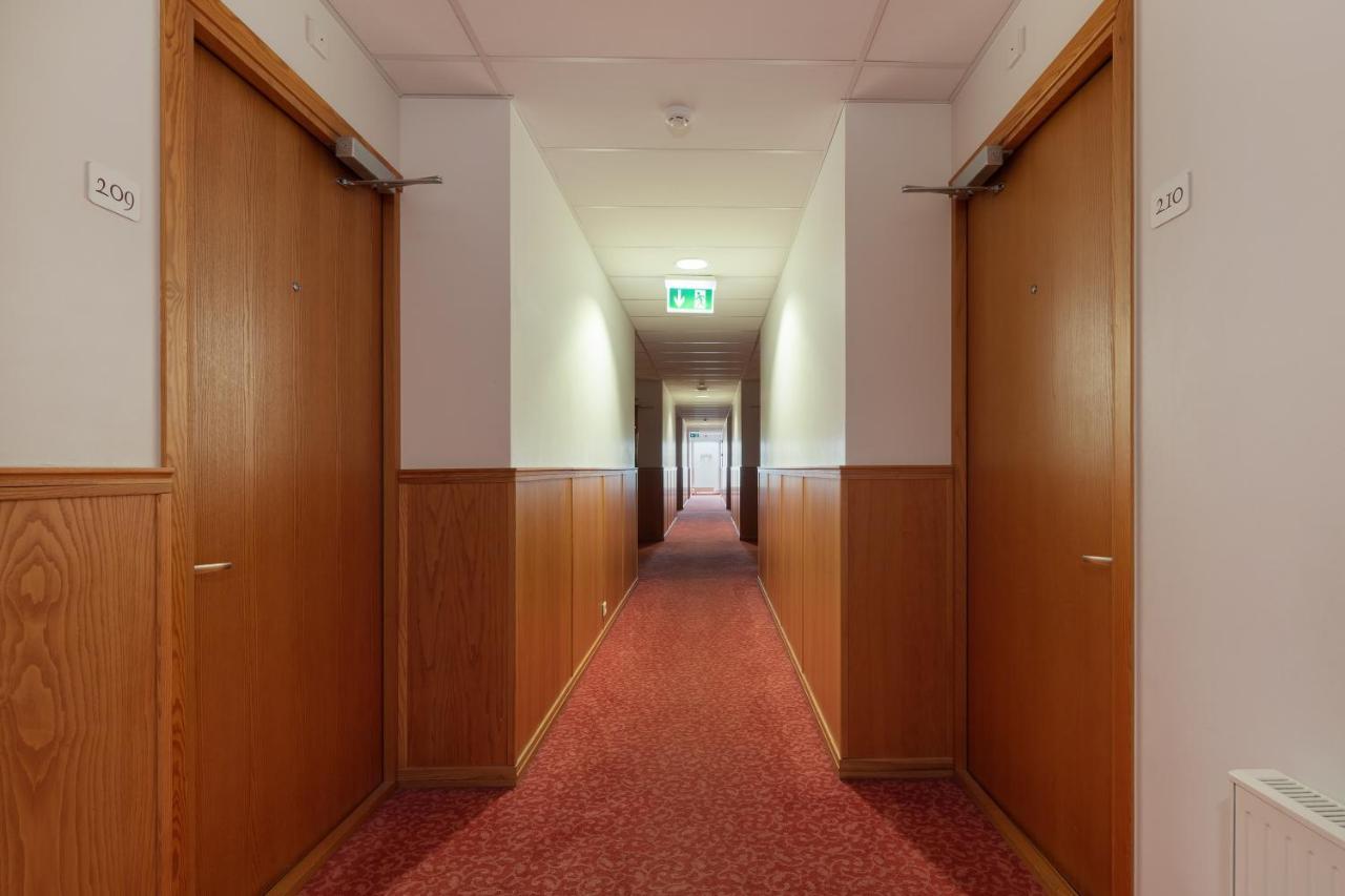 Raadimoisa Hotell Тарту Екстер'єр фото