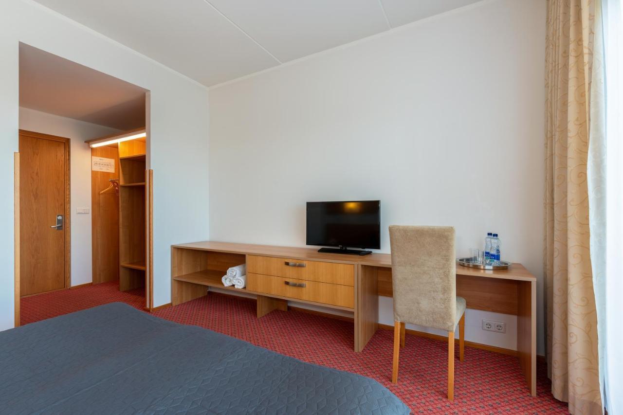 Raadimoisa Hotell Тарту Екстер'єр фото