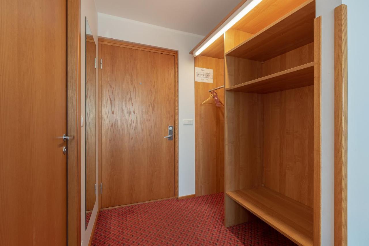 Raadimoisa Hotell Тарту Екстер'єр фото