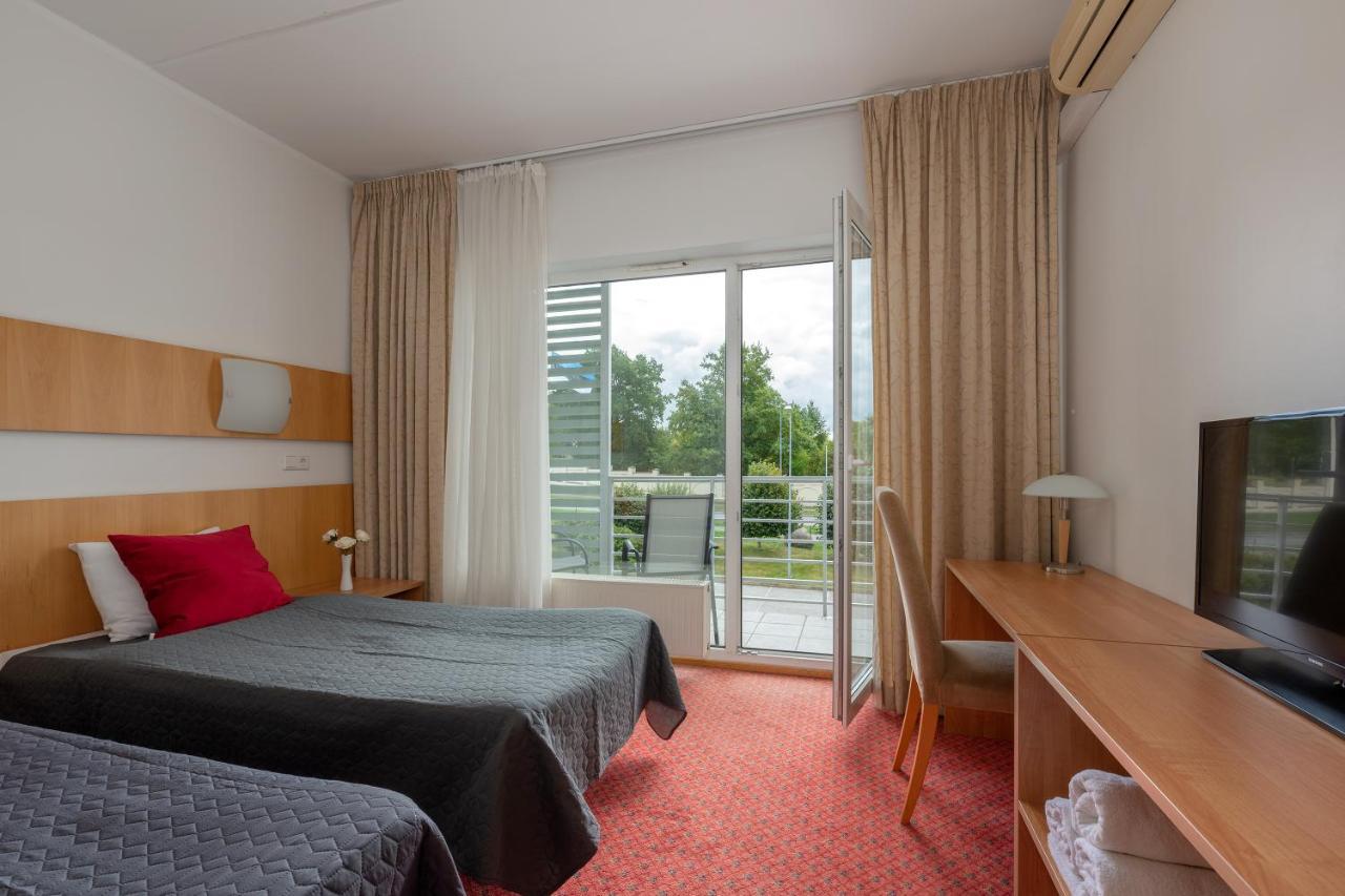 Raadimoisa Hotell Тарту Екстер'єр фото