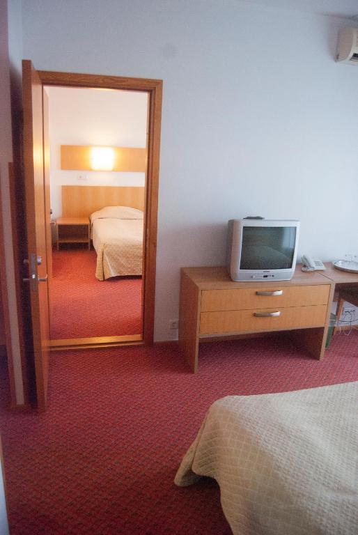 Raadimoisa Hotell Тарту Екстер'єр фото