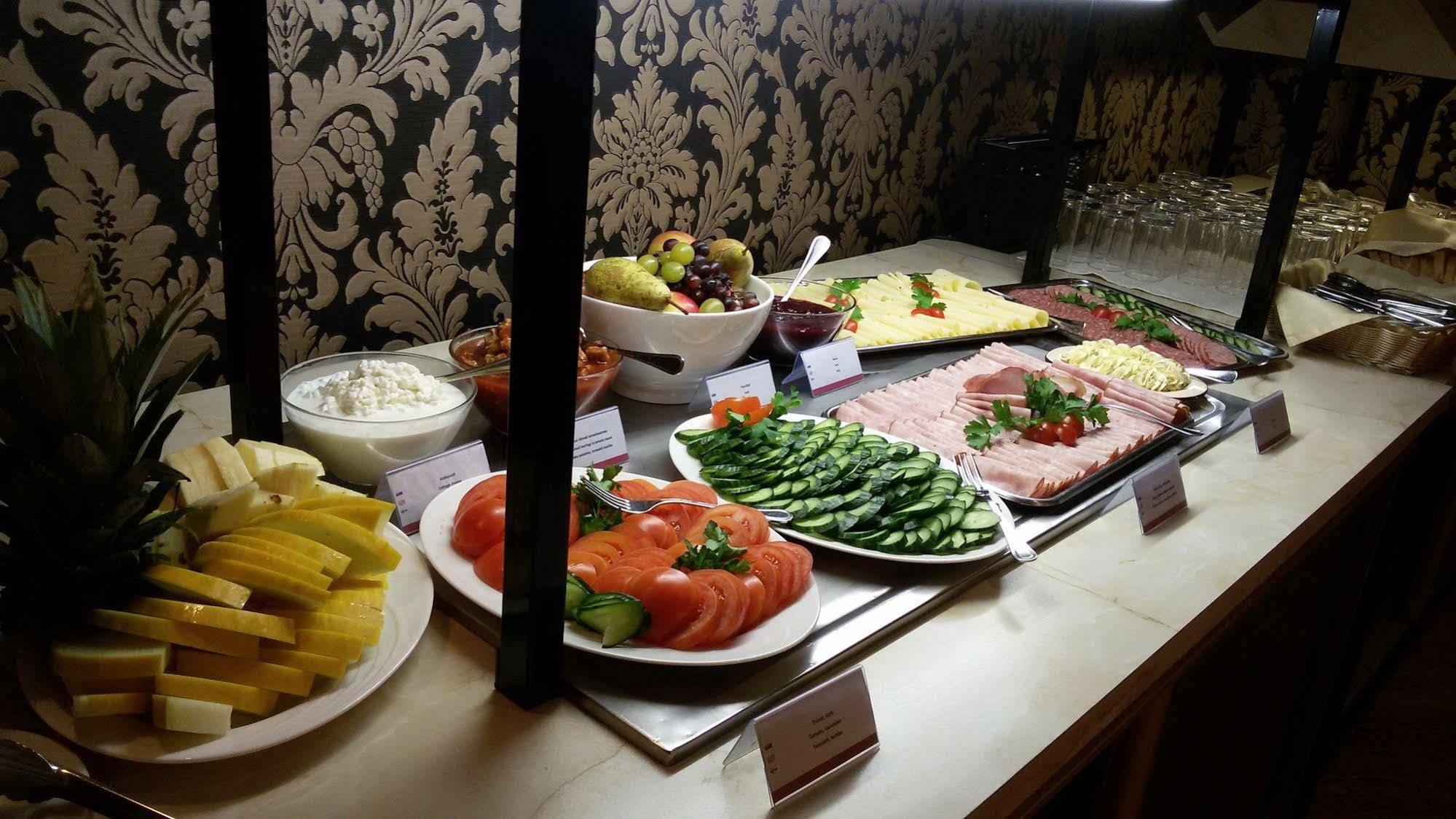 Raadimoisa Hotell Тарту Екстер'єр фото